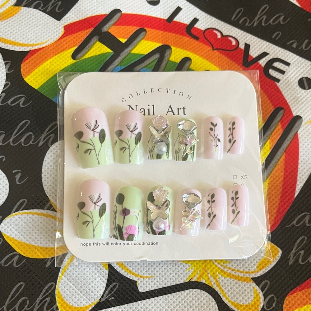 Floral Spring Green Pastel Press-On Nails with Rhinestones 💚💅🏼